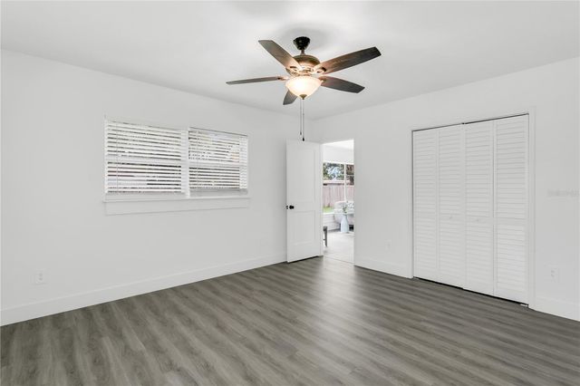 4105 W OAKELLAR AVENUE, Tampa, FL 33611