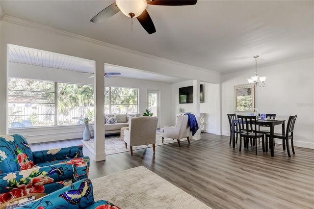 4105 W OAKELLAR AVENUE, Tampa, FL 33611