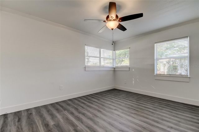 4105 W OAKELLAR AVENUE, Tampa, FL 33611