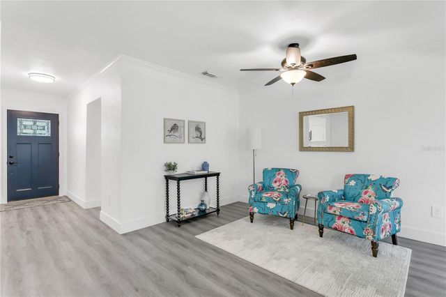 4105 W OAKELLAR AVENUE, Tampa, FL 33611