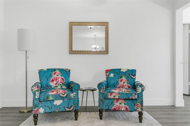 4105 W OAKELLAR AVENUE, Tampa, FL 33611