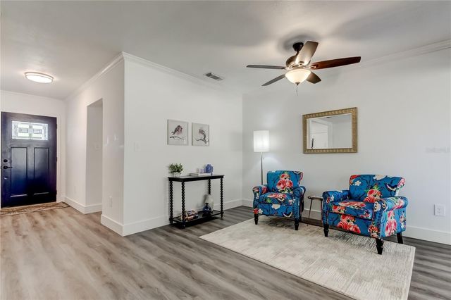 4105 W OAKELLAR AVENUE, Tampa, FL 33611