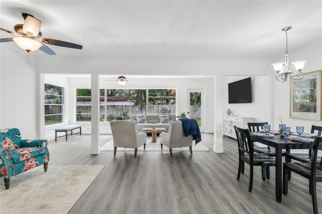 4105 W OAKELLAR AVENUE, Tampa, FL 33611