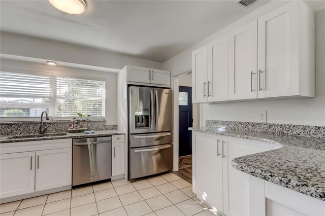 4105 W OAKELLAR AVENUE, Tampa, FL 33611