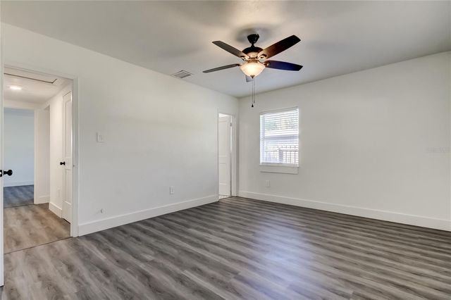 4105 W OAKELLAR AVENUE, Tampa, FL 33611