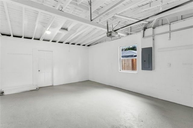 4105 W OAKELLAR AVENUE, Tampa, FL 33611