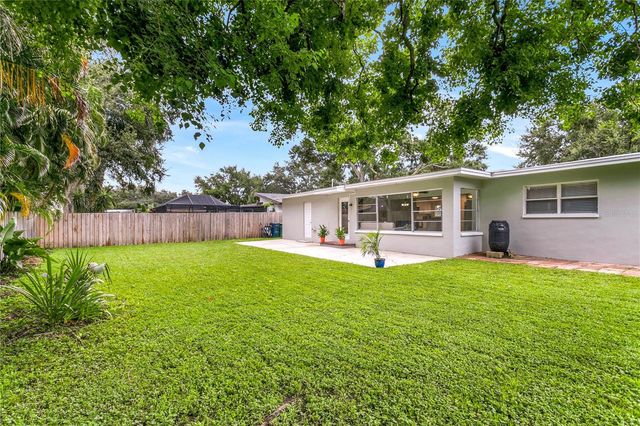 4105 W OAKELLAR AVENUE, Tampa, FL 33611