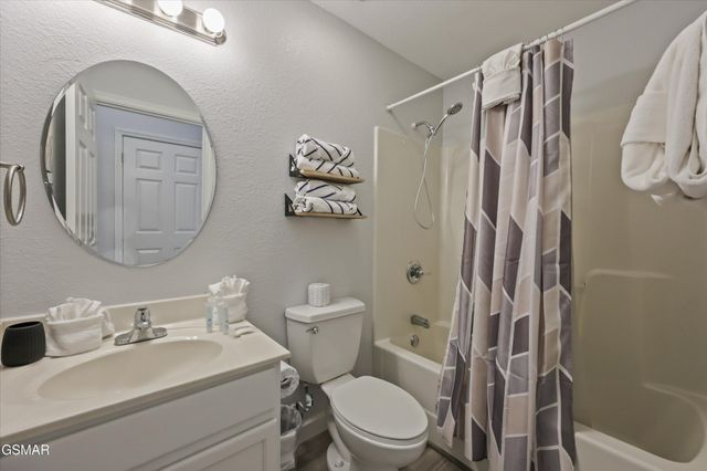 537 Johnson Ln Apt 2, Gatlinburg, TN 37738