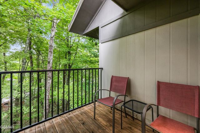 537 Johnson Ln Apt 2, Gatlinburg, TN 37738