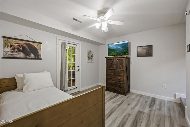 537 Johnson Ln Apt 2, Gatlinburg, TN 37738