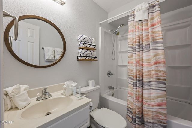 537 Johnson Ln Apt 2, Gatlinburg, TN 37738