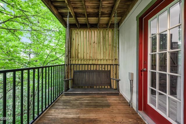 537 Johnson Ln Apt 2, Gatlinburg, TN 37738