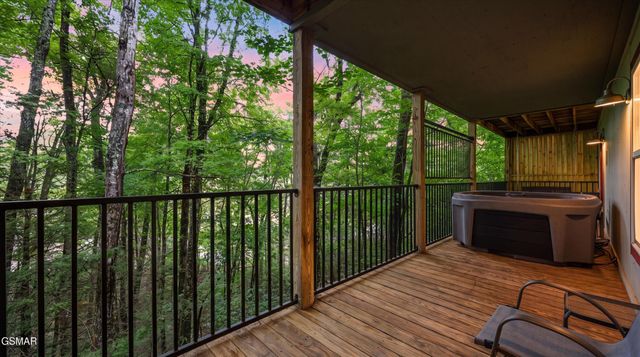 537 Johnson Ln Apt 2, Gatlinburg, TN 37738