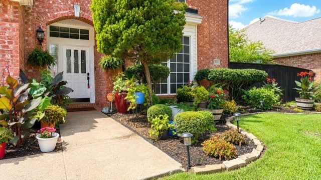 3513 Stone Creek Lane S, Fort Worth, TX 76137