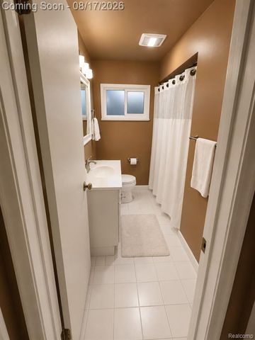 34024 Glenview Drive, Farmington, MI 48335