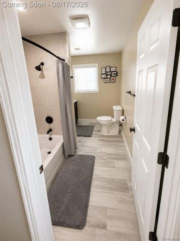 34024 Glenview Drive, Farmington, MI 48335