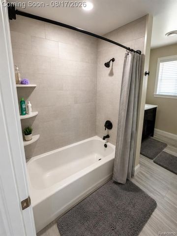 34024 Glenview Drive, Farmington, MI 48335