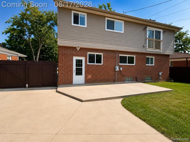 34024 Glenview Drive, Farmington, MI 48335