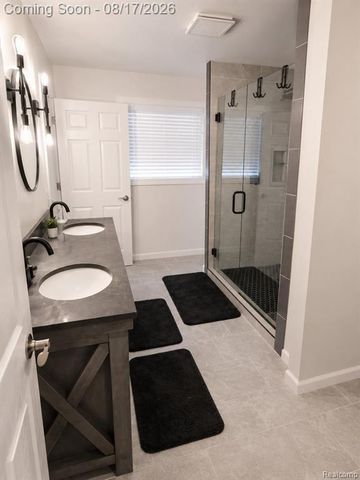 34024 Glenview Drive, Farmington, MI 48335