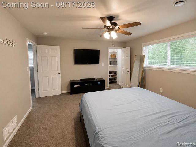 34024 Glenview Drive, Farmington, MI 48335