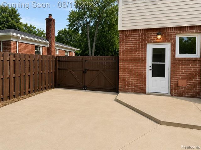 34024 Glenview Drive, Farmington, MI 48335
