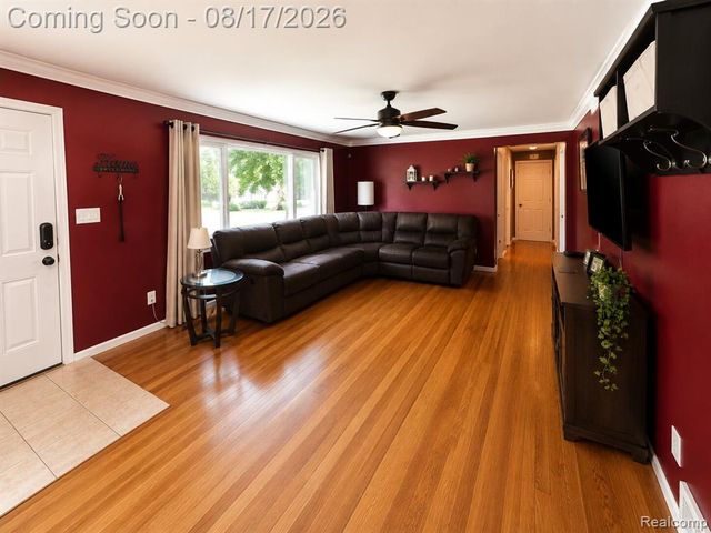 34024 Glenview Drive, Farmington, MI 48335