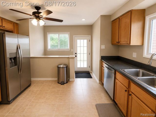 34024 Glenview Drive, Farmington, MI 48335