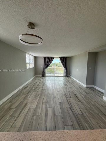 406 NW 68th Ave 422, Plantation, FL 33317