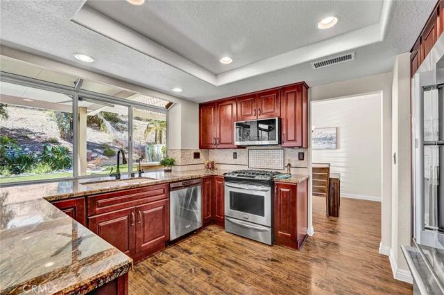 13105 Fescue Court, Corona, CA 92883