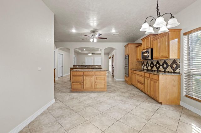 620 Easterwood Street, Vidor, TX 77662