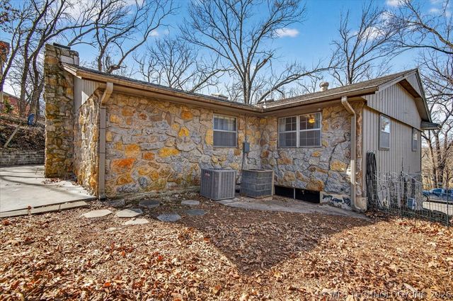 1800 Polaris Drive, Bartlesville, OK 74006