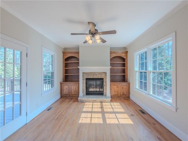 792 Grassmeade Way, Snellville, GA 30078