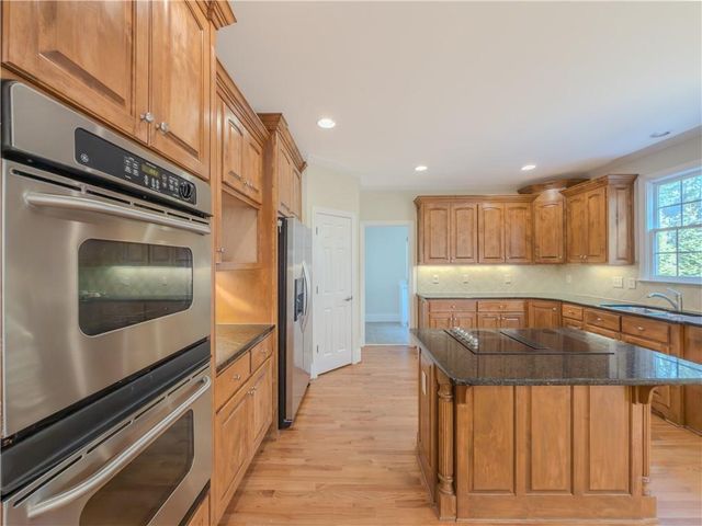792 Grassmeade Way, Snellville, GA 30078