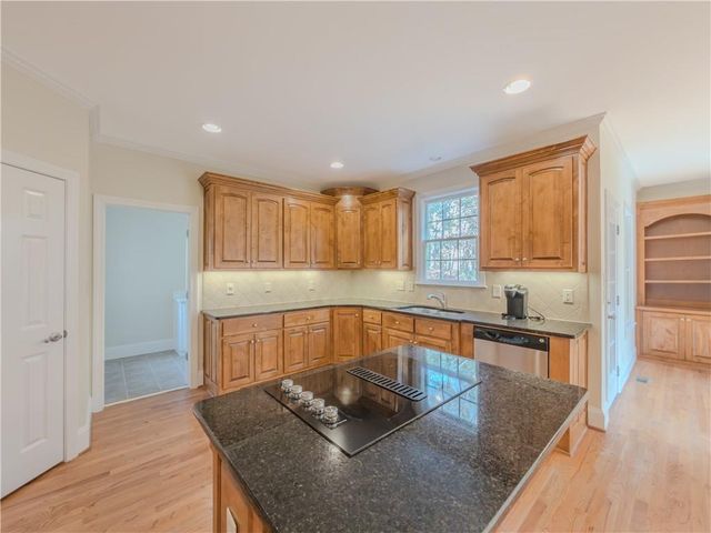 792 Grassmeade Way, Snellville, GA 30078