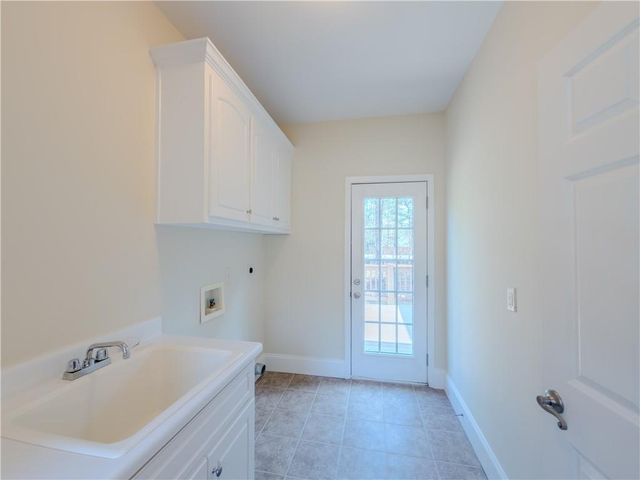 792 Grassmeade Way, Snellville, GA 30078