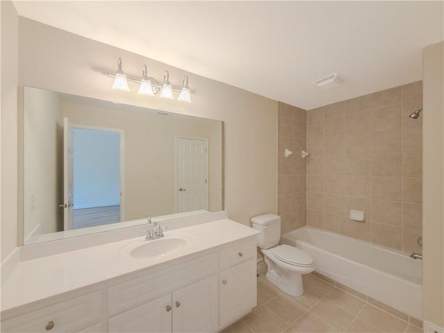 792 Grassmeade Way, Snellville, GA 30078