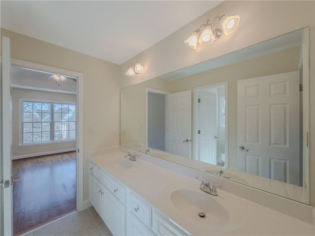 792 Grassmeade Way, Snellville, GA 30078