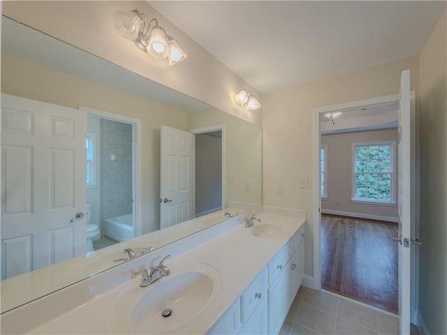 792 Grassmeade Way, Snellville, GA 30078