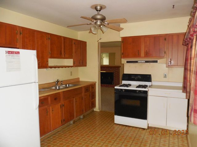 6813 Tyler Street, Merrillville, IN 46410