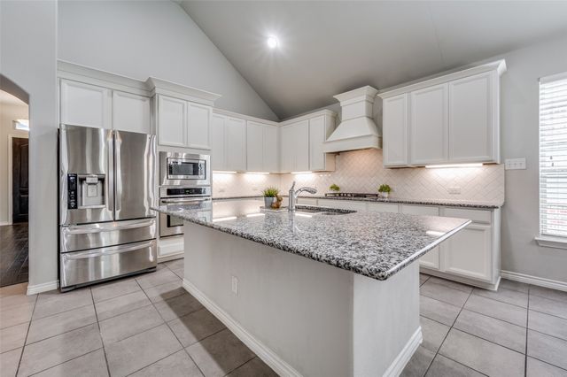 925 Lake Cypress Lane, Little Elm, TX 75068