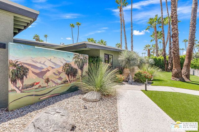 1120 S Calle De Maria, Palm Springs, CA 92264