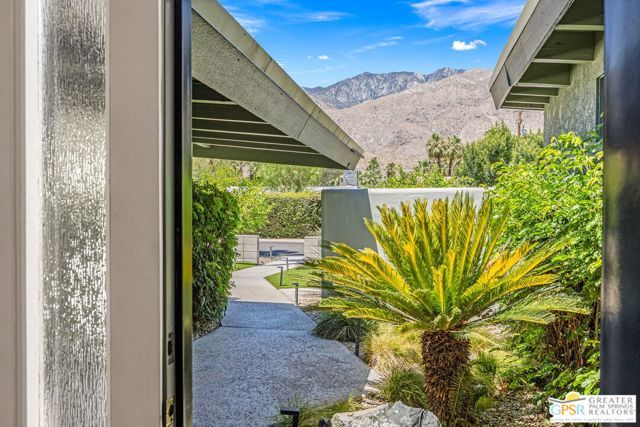 1120 S Calle De Maria, Palm Springs, CA 92264