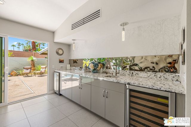 1120 S Calle De Maria, Palm Springs, CA 92264