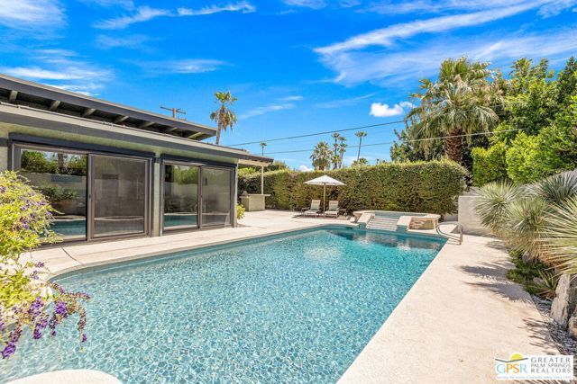 1120 S Calle De Maria, Palm Springs, CA 92264
