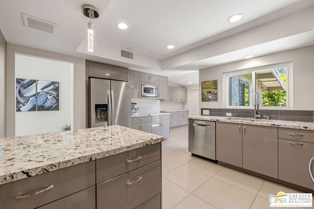 1120 S Calle De Maria, Palm Springs, CA 92264