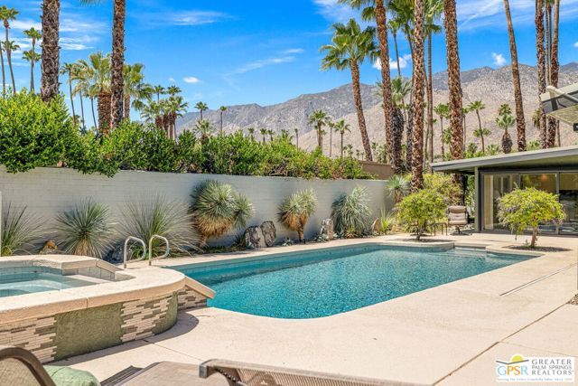 1120 S Calle De Maria, Palm Springs, CA 92264