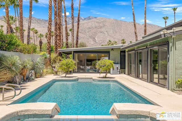 1120 S Calle De Maria, Palm Springs, CA 92264