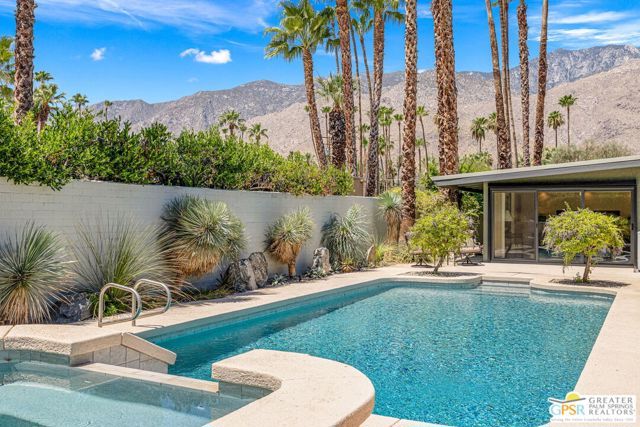 1120 S Calle De Maria, Palm Springs, CA 92264