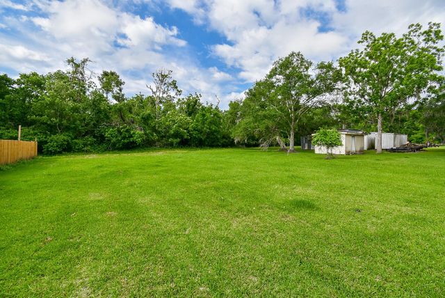 2847 County Road 510a, Brazoria, TX 77422