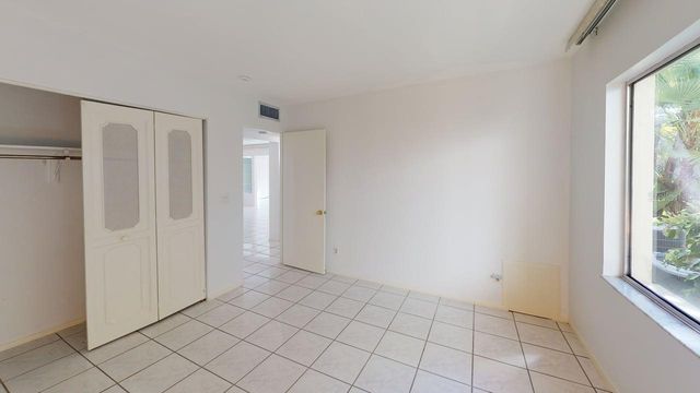 3670 PINECREST STREET 111, Sarasota, FL 34232